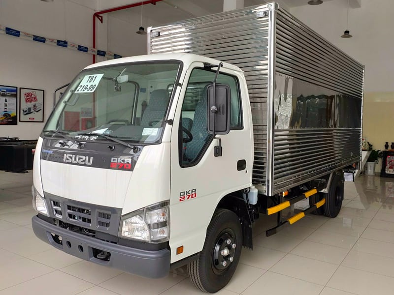 ISUZU QKR 270 mẫu cũ