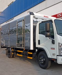 Isuzu 3t5 NPR400 thùng kín